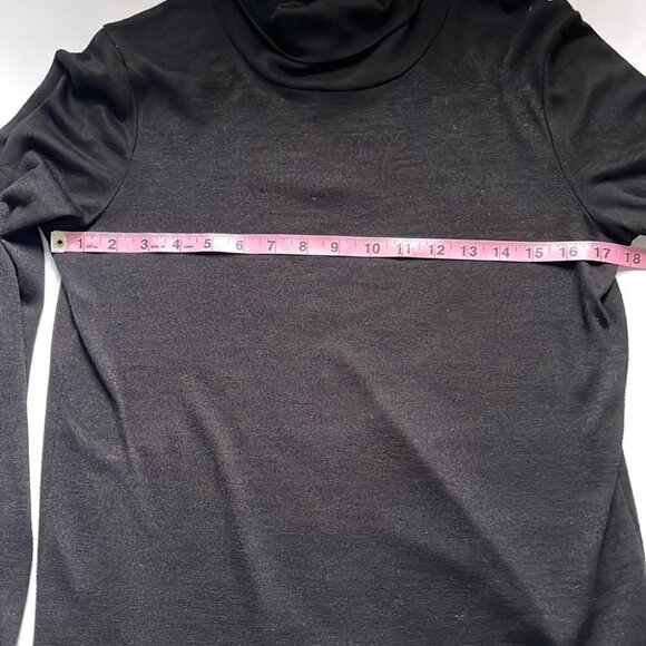 Banana Republic Relaxed Fit Turtleneck - Picture 3 of 5